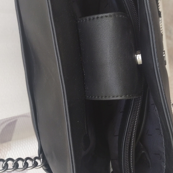 Handbag - Picture 3 of 4